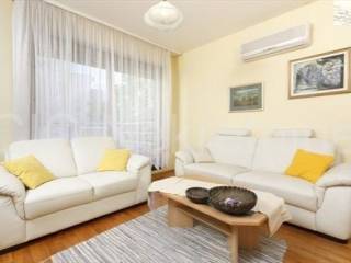 Flat in newbuilding, Rent, Split, Split