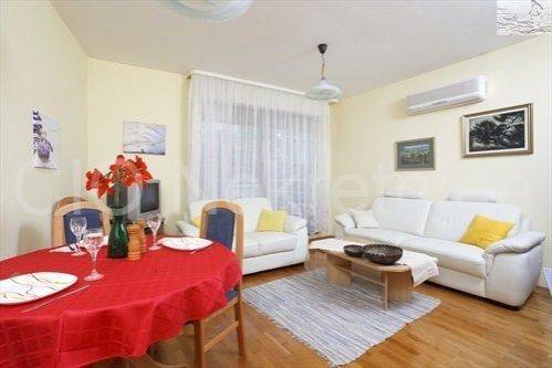 Flat in newbuilding, Rent, Split, Split