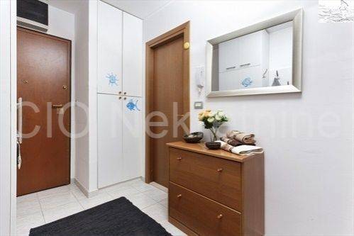 Flat in newbuilding, Rent, Split, Split