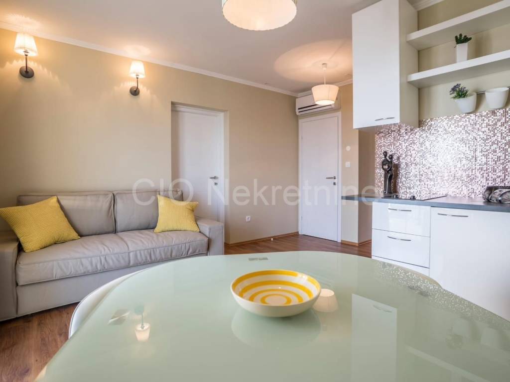 Flat in a house, Rent, Podstrana, Podstrana