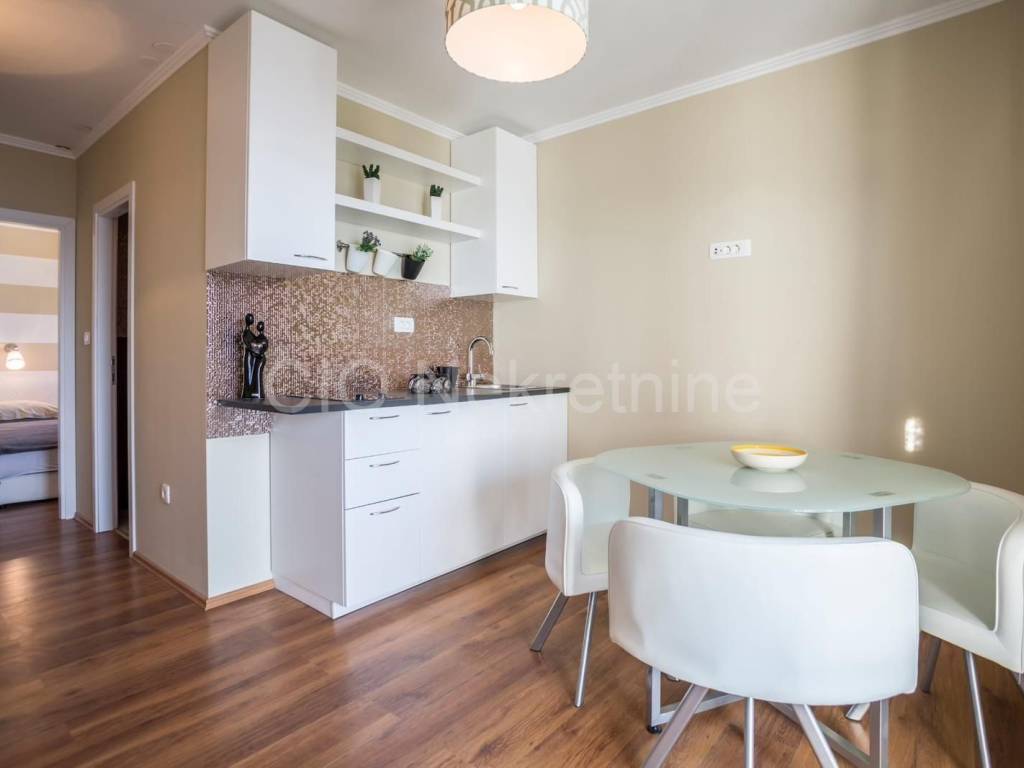 Flat in a house, Rent, Podstrana, Podstrana