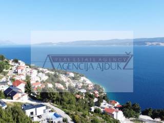 Omis, Celina