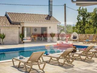 Vila, Prodaja, Imotski, Imotski