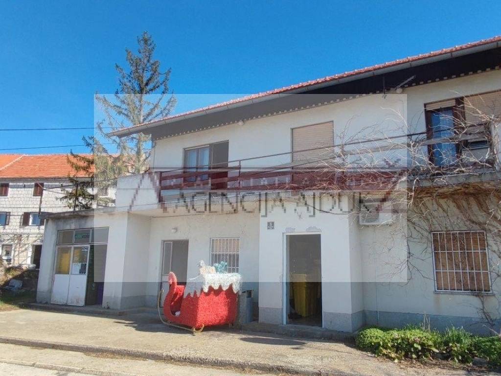 Dvojna kuca, Prodaja, Lovrec, Lovrec