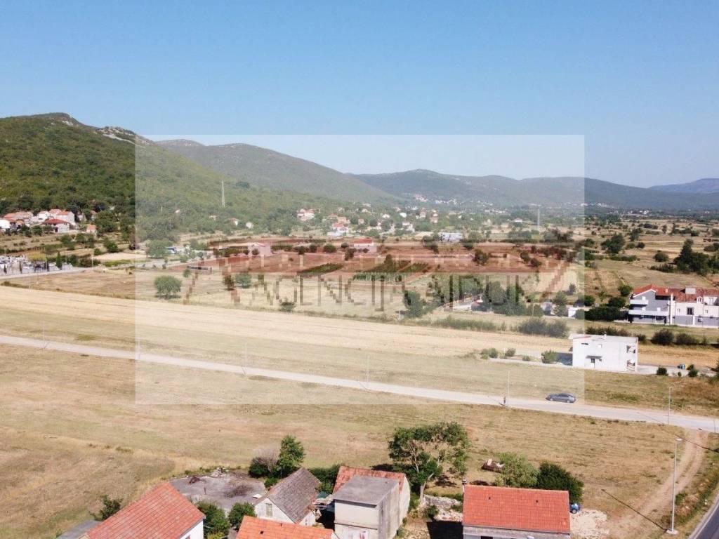 Gradjevinsko zemljiste, Najam, Dicmo, Kraj