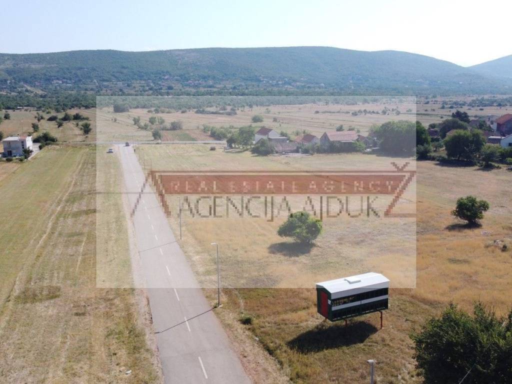 Gradjevinsko zemljiste, Najam, Dicmo, Kraj