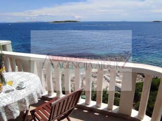 Vila, Prodaja, Vis, Milna