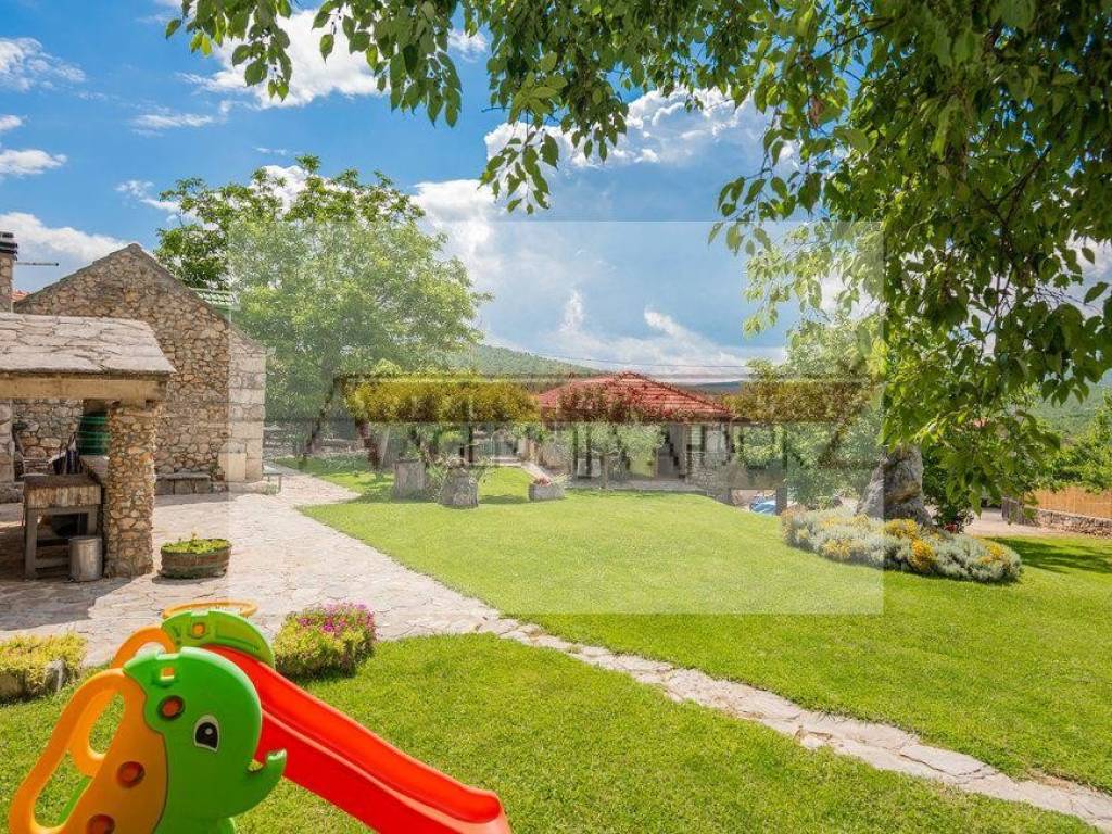 Vila, Prodaja, Imotski, Imotski