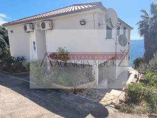 Vila, Prodaja, Vis, Milna