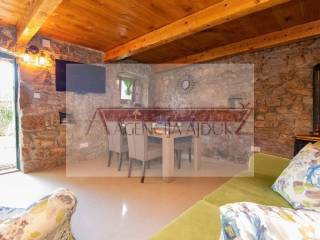 Vila, Prodaja, Imotski, Imotski
