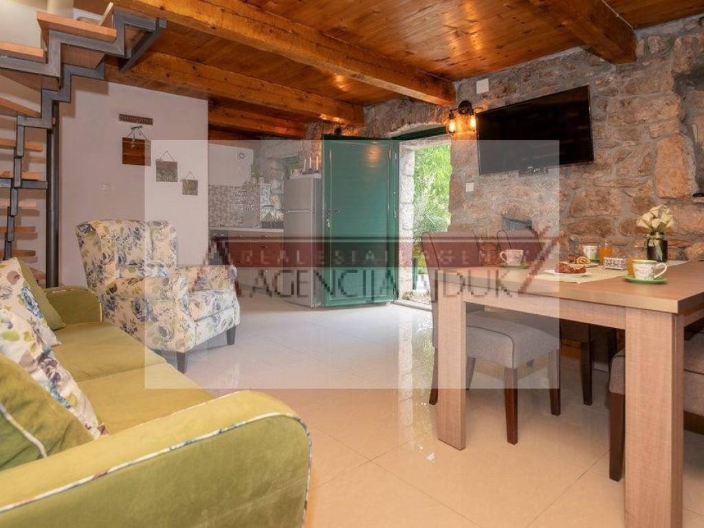 Vila, Prodaja, Imotski, Imotski
