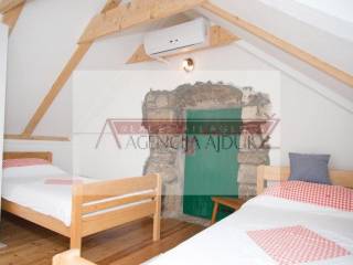 Vila, Prodaja, Imotski, Imotski