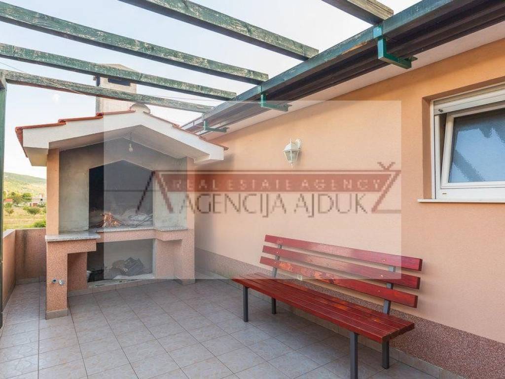 Vila, Prodaja, Imotski, Imotski