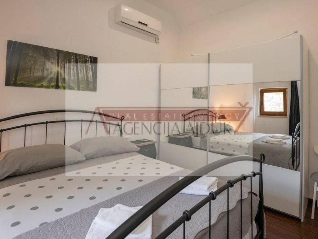 Vila, Prodaja, Imotski, Imotski