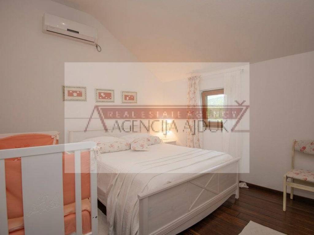 Vila, Prodaja, Imotski, Imotski
