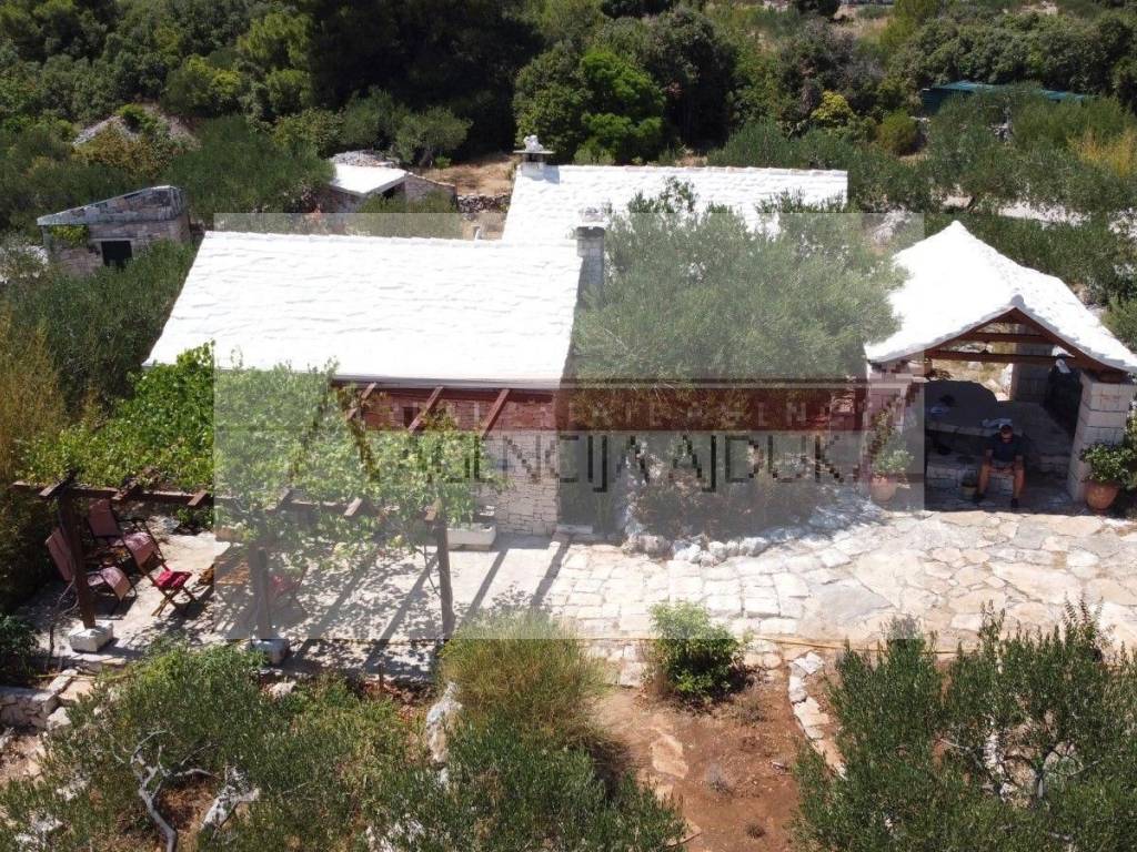 Kamena kuca, Prodaja, Supetar, Splitska