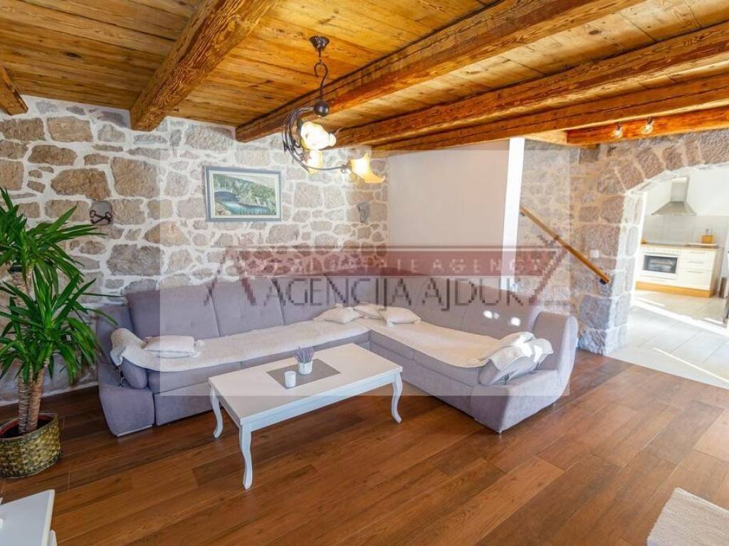 Vila, Prodaja, Imotski, Imotski