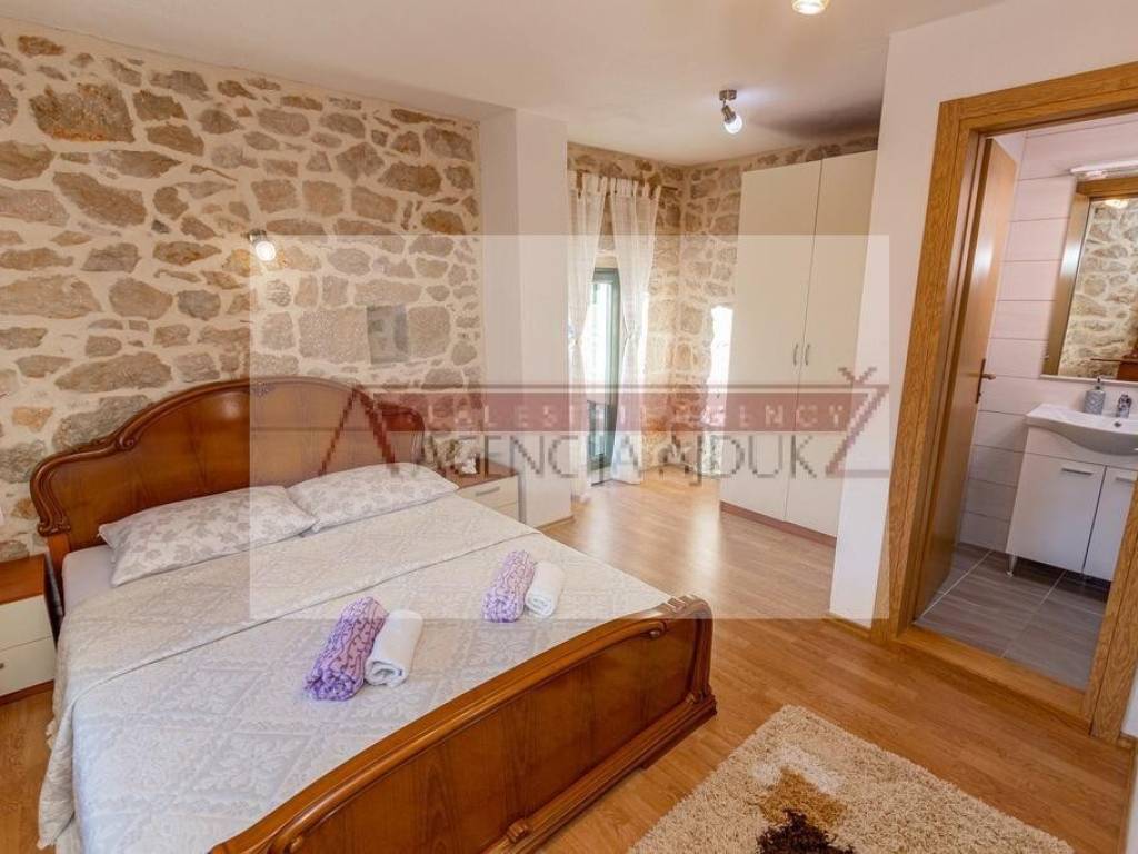 Vila, Prodaja, Imotski, Imotski