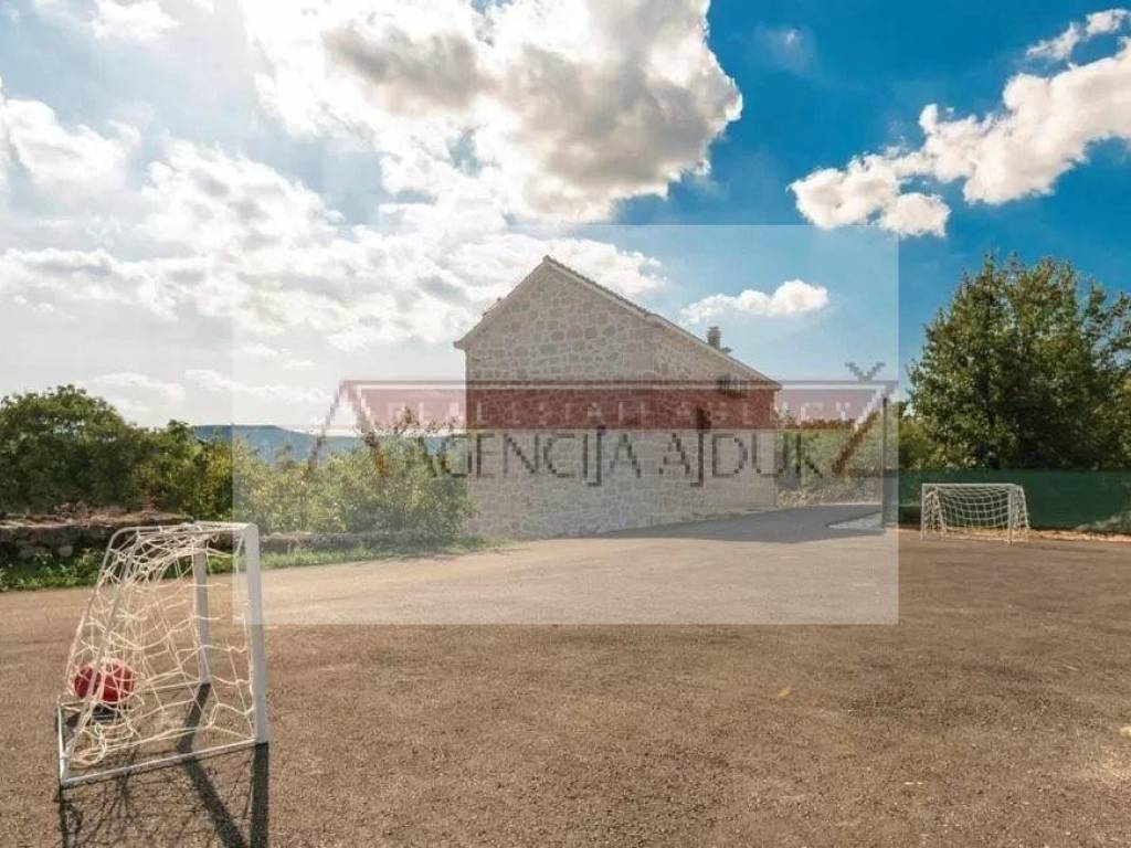 Vila, Prodaja, Imotski, Imotski