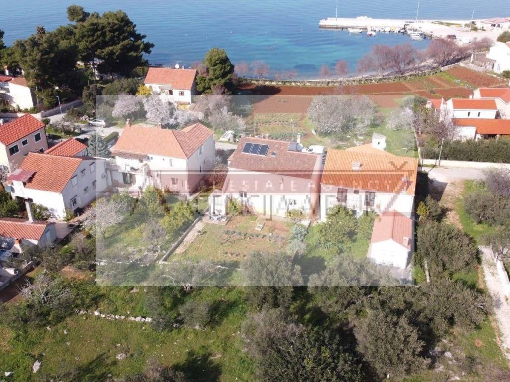 Gradjevinsko stambeno zemljiste, Prodaja, Supetar, Mirca