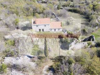 Kamena kuca, Prodaja, Lovrec, Lovrec