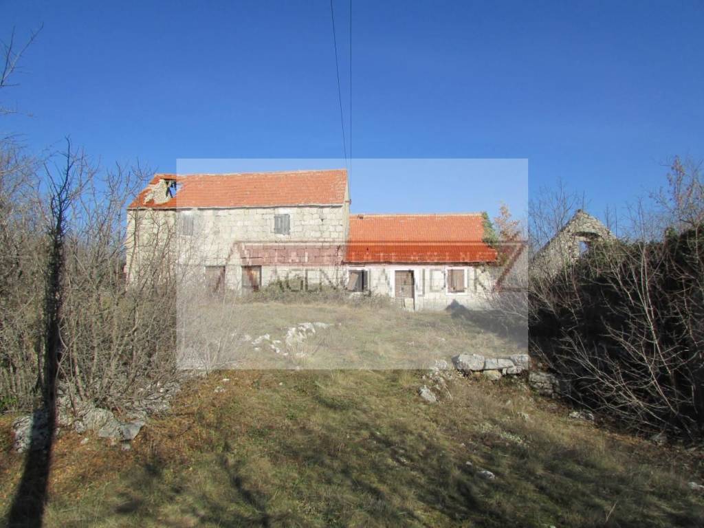 Kuca, Prodaja, Lovrec