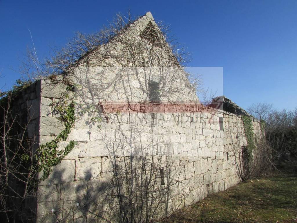Kuca, Prodaja, Lovrec
