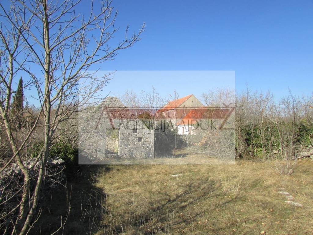 Kuca, Prodaja, Lovrec