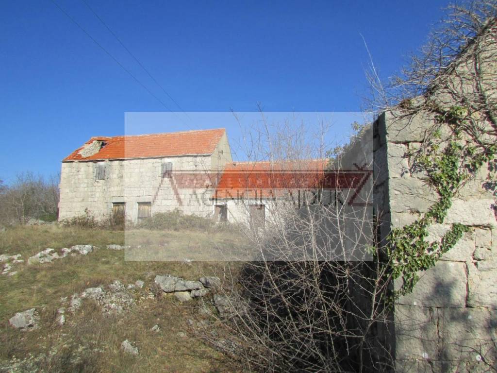 Kuca, Prodaja, Lovrec