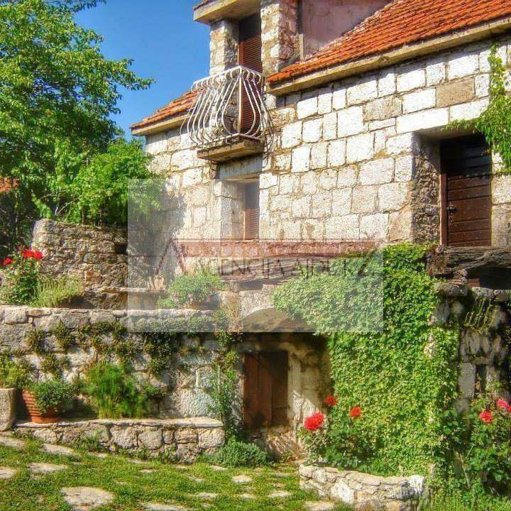Kuca, Prodaja, Lovrec