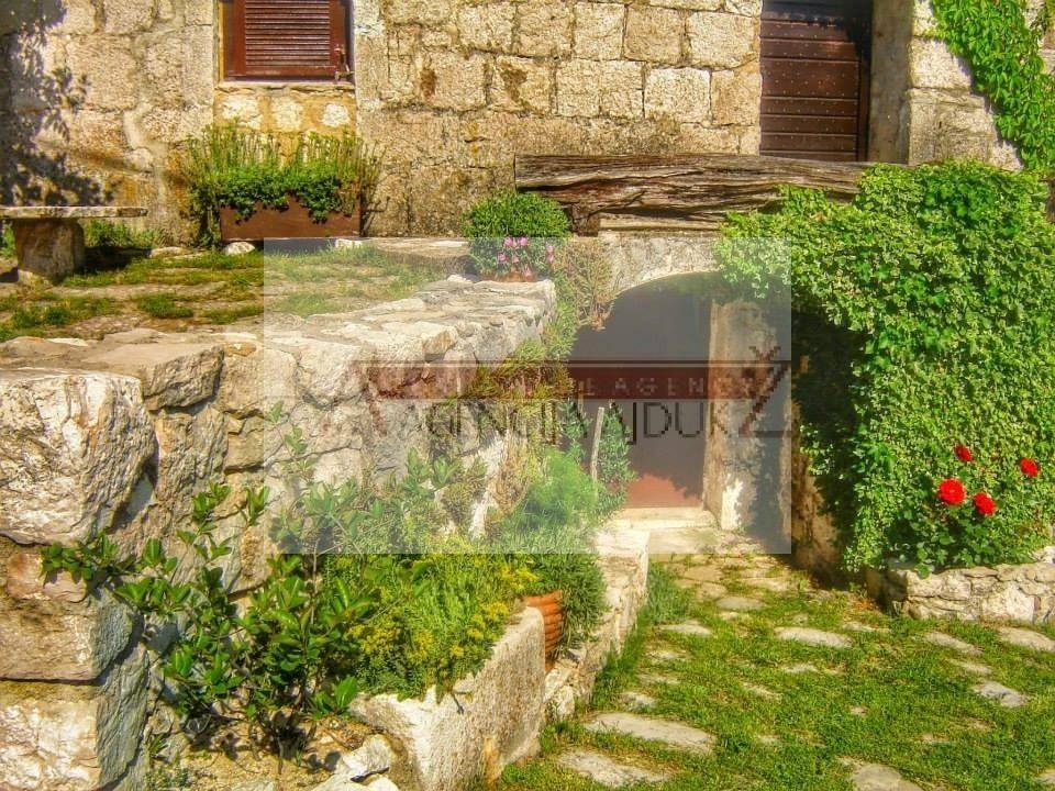 Kuca, Prodaja, Lovrec