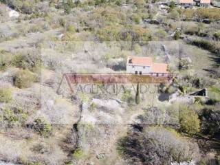 Kamena kuca, Prodaja, Lovrec, Lovrec