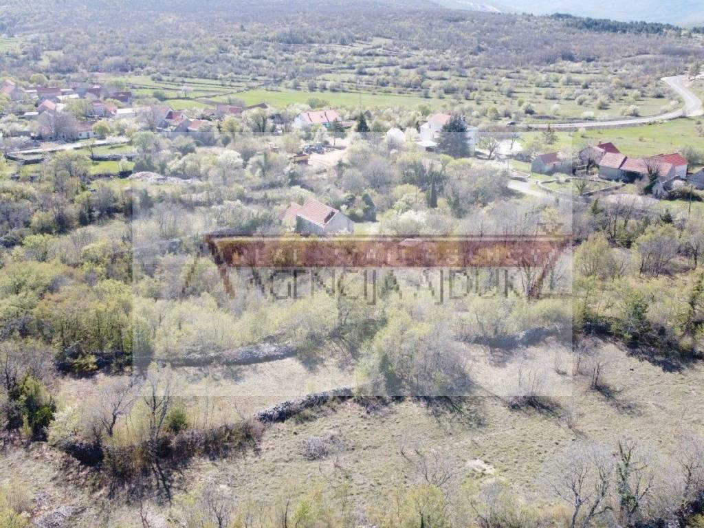 Kamena kuca, Prodaja, Lovrec, Lovrec