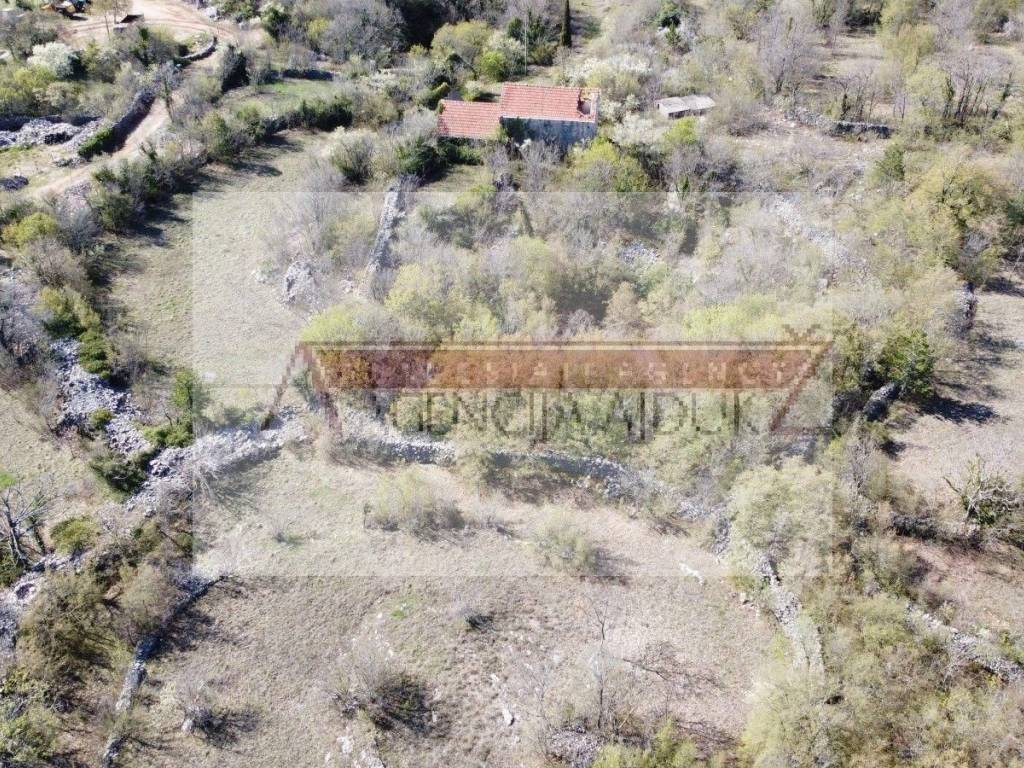 Kamena kuca, Prodaja, Lovrec, Lovrec