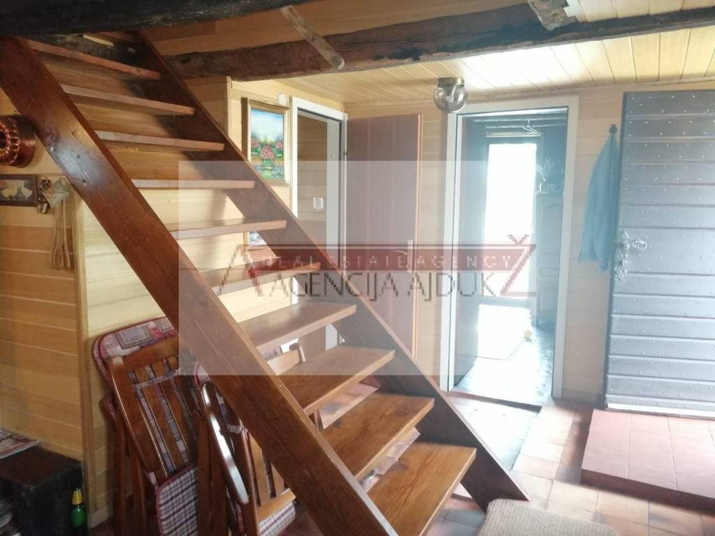 Kamena kuca, Prodaja, Lovrec, Lovrec