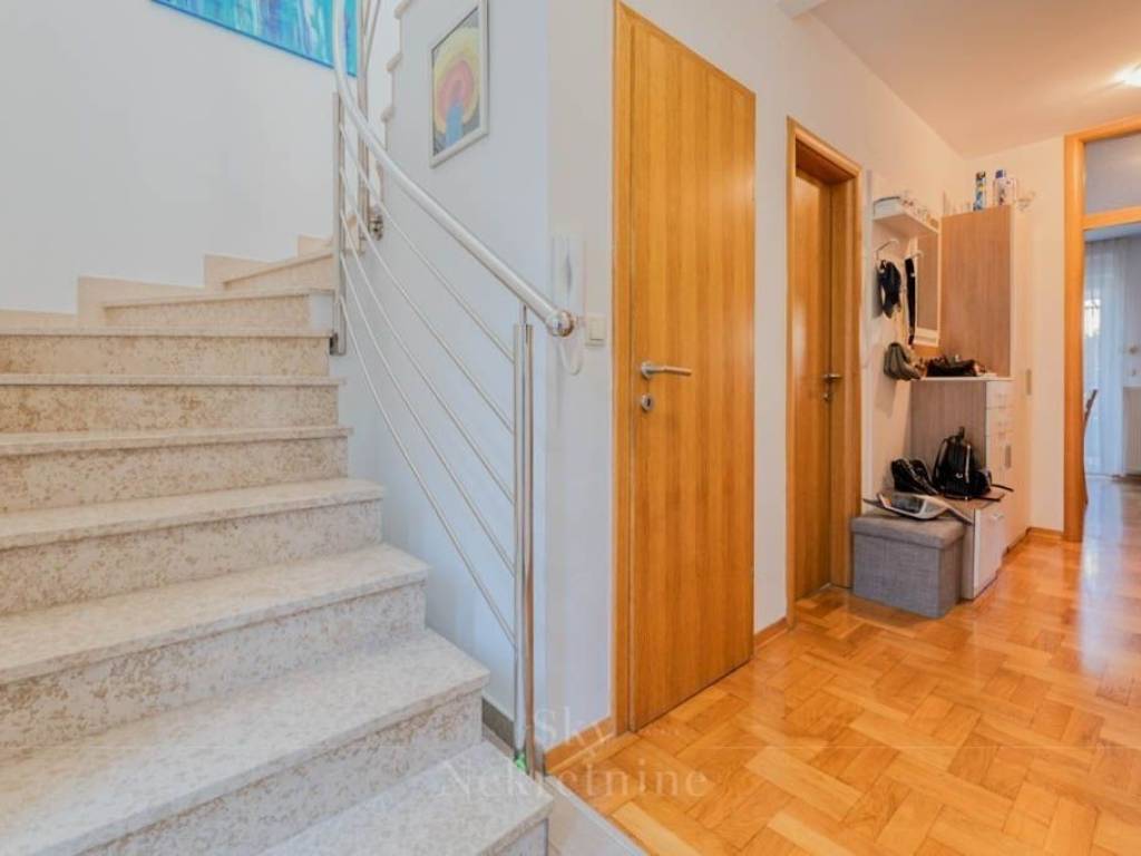 Flat in a building, Sale, Zagreb, Sesvete