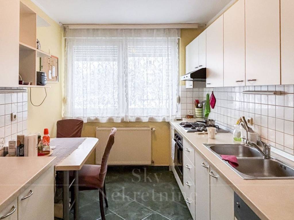 Stan u zgradi, Najam, Zagreb, Pešcenica - Žitnjak