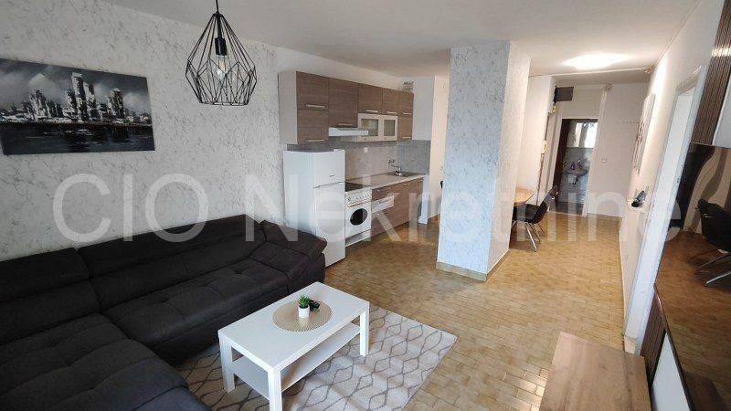 Flat in a building, Rent, Split, Split