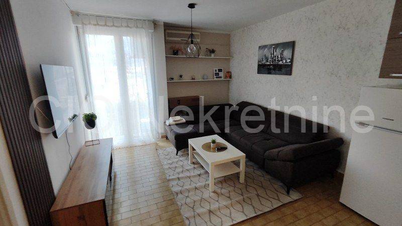 Flat in a building, Rent, Split, Split