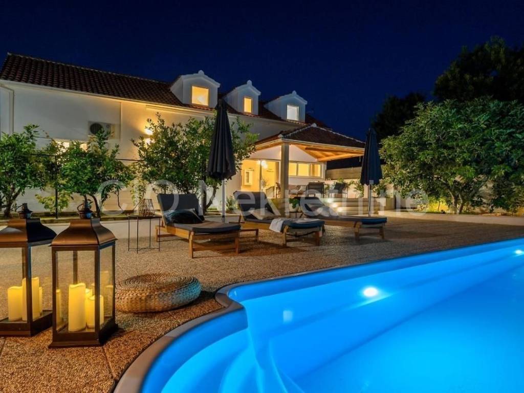 Villa, Sale, Milna, Milna