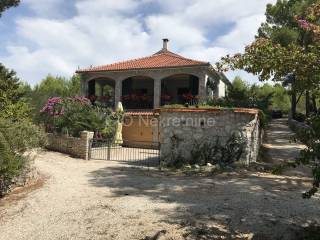 Detached house, Sale, Milna, Milna