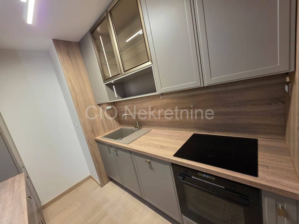 Flat in a building, Rent, Split, Split