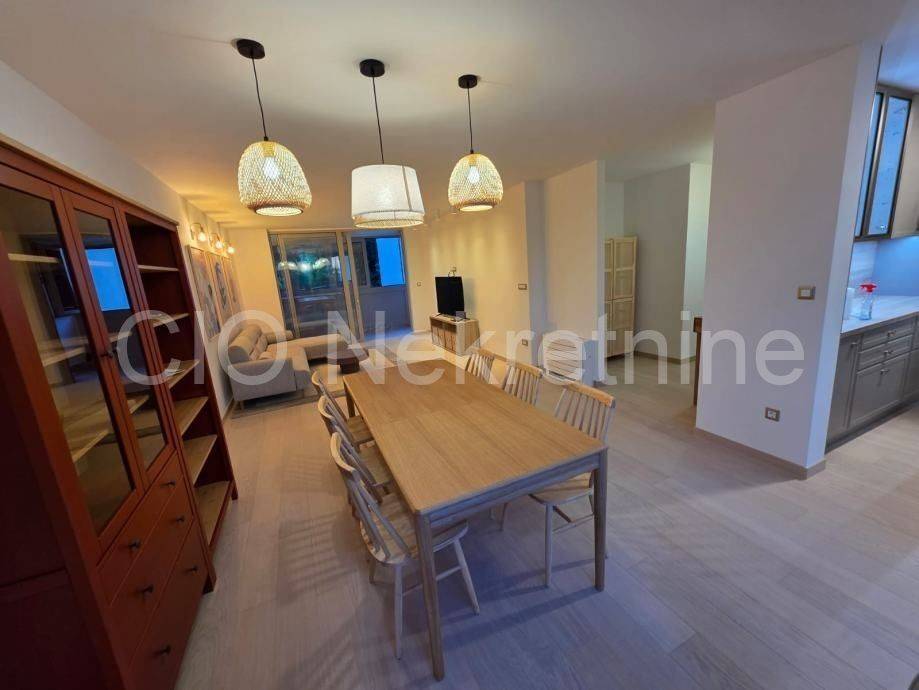 Flat in a building, Rent, Split, Split