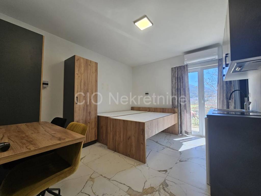 Stan u kuci, Najam, Split - Okolica, Kamen
