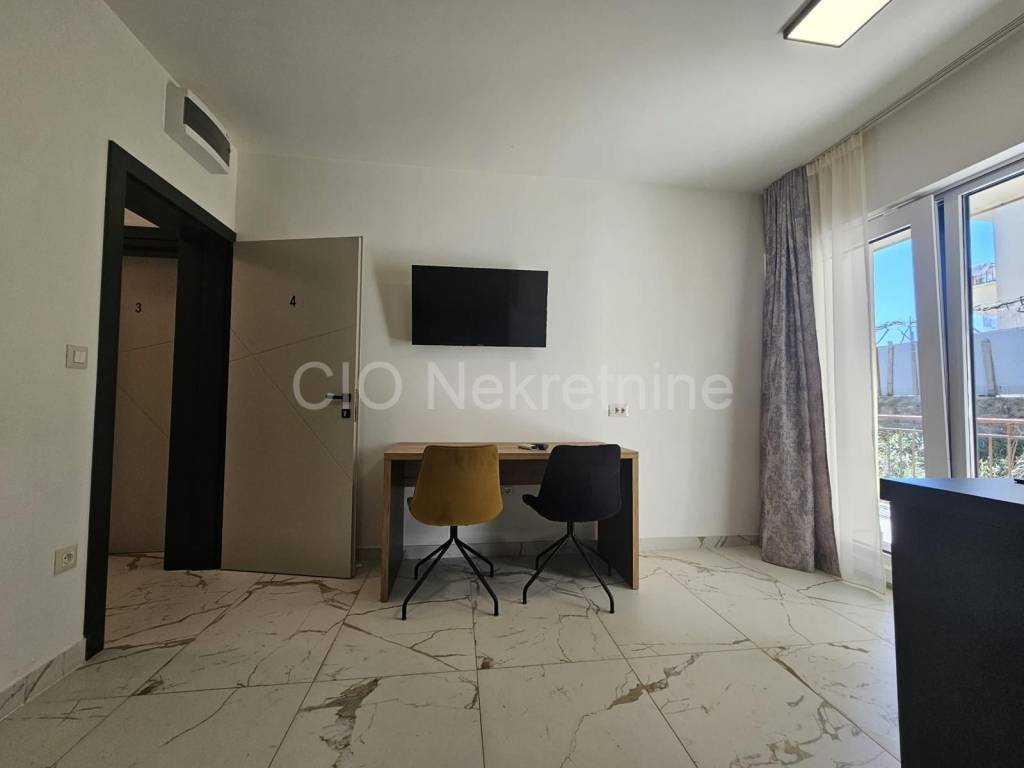 Stan u kuci, Najam, Split - Okolica, Kamen