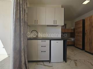 Stan u kuci, Najam, Split - Okolica, Kamen