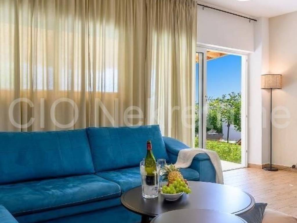 Villa, Sale, Milna, Milna
