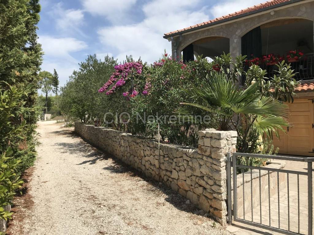 Detached house, Sale, Milna, Milna
