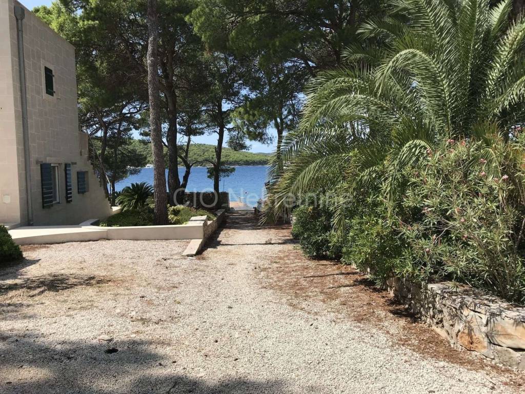 Detached house, Sale, Milna, Milna