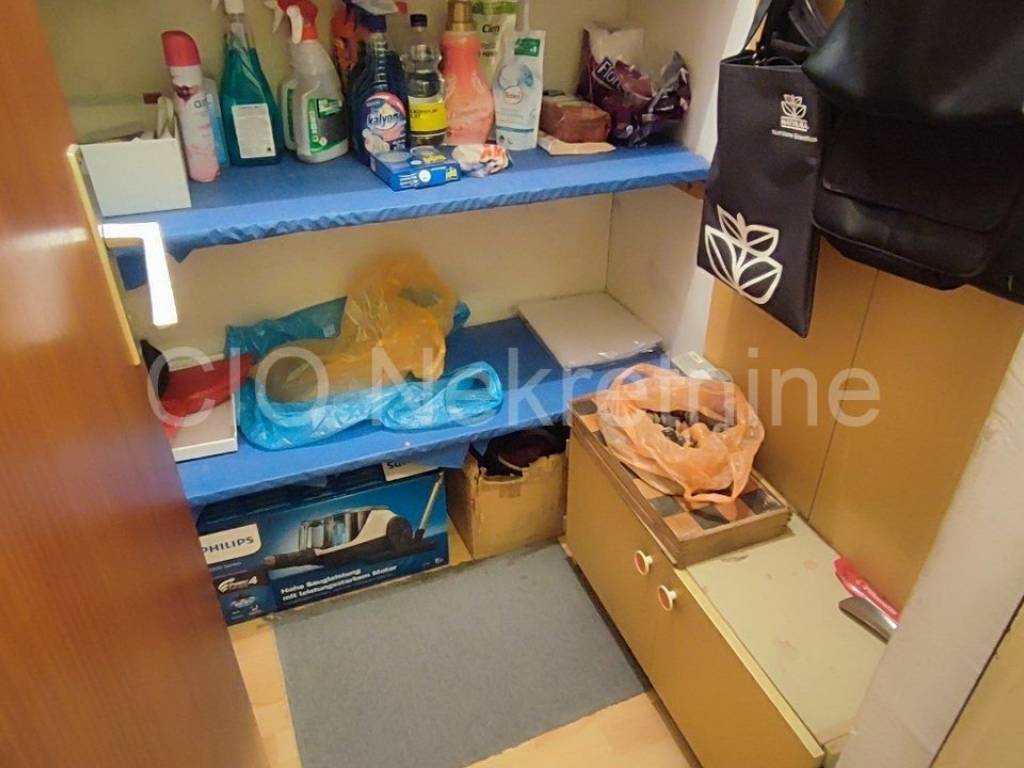 Flat in a building, Sale, Split, Split